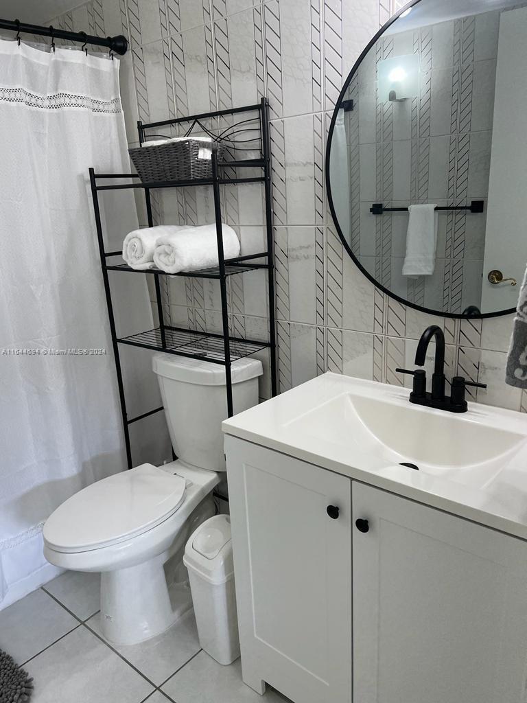 THE ISLES CONDO - Residential Lease