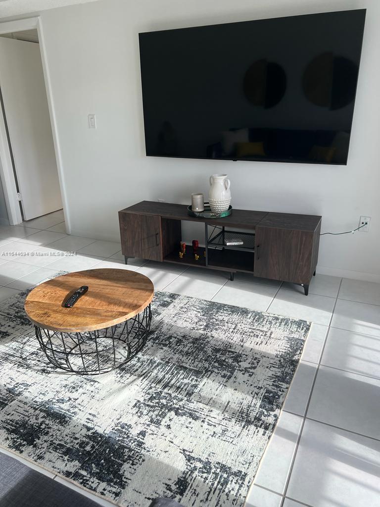 THE ISLES CONDO - Residential Lease
