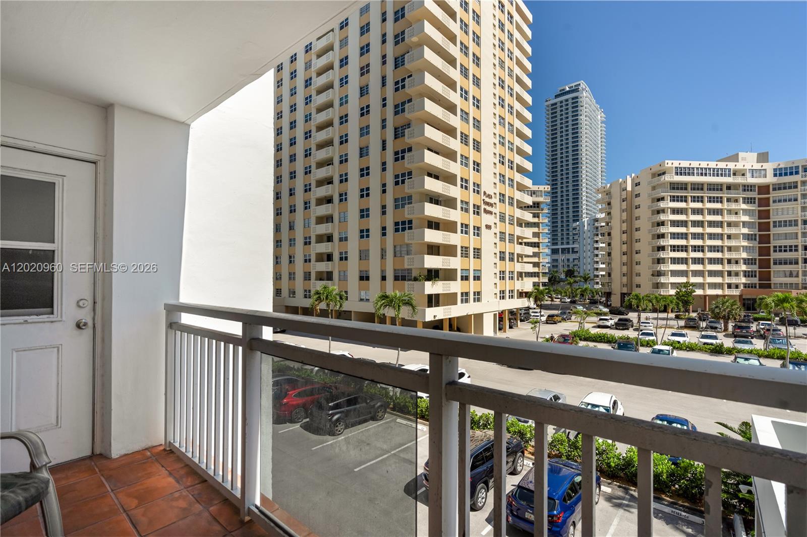 PLAZA TOWERS SOUTH CONDO - Residential