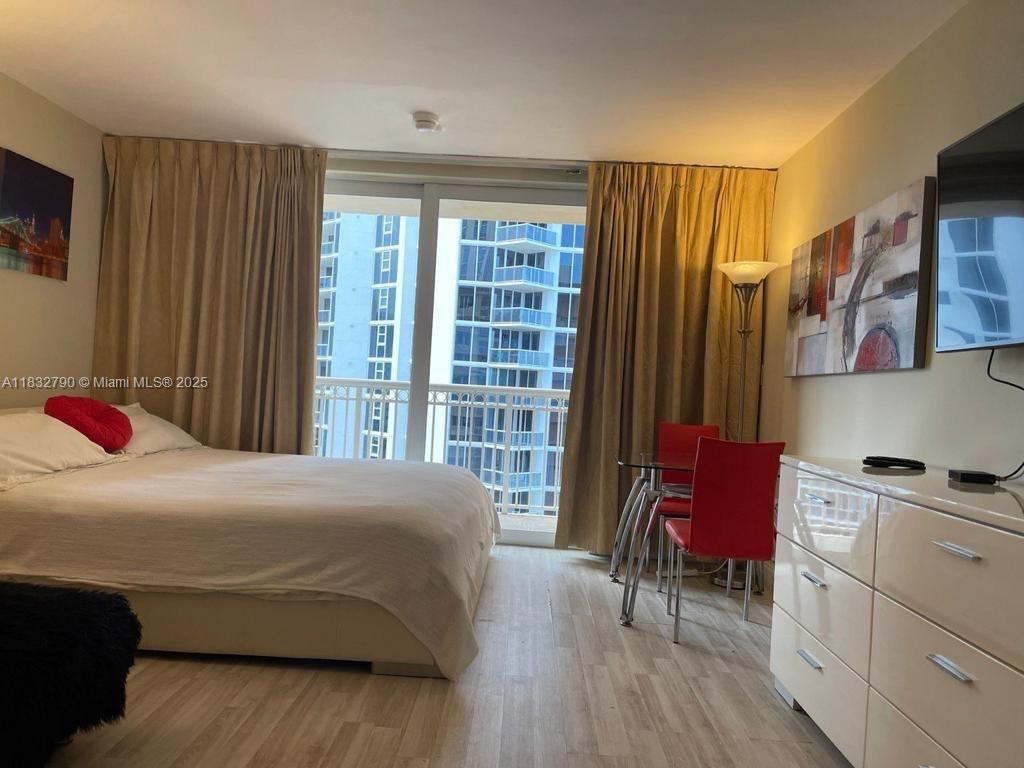 THE AVENTURA BEACH CLUB C - Residential