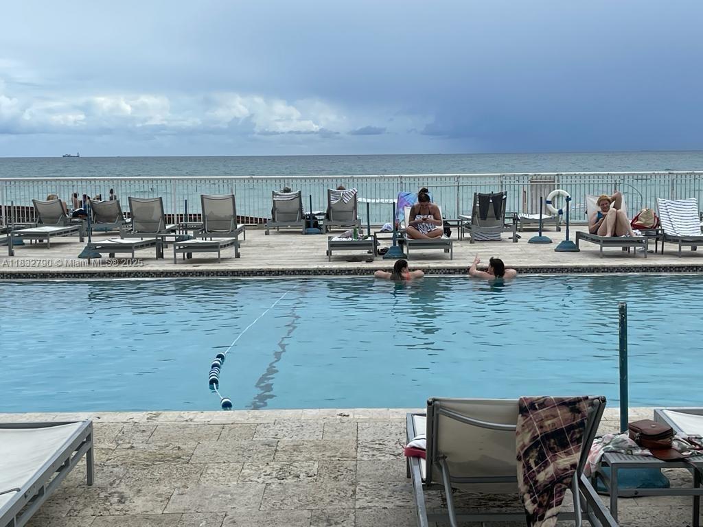 Lovely studio with balcony and side ocean view and all kinds of amenities (heated pool, gym, sauna, beach access, cafeterias and bar, security, shops, hair and nail salons, etc). Walking distance to the parks, shops, and restaurants. The studio is fully furnished and equipped with all necessary for a comfortable living. Maintenance includes valet parking, water, internet, wi-fi, electricity, and cable TV.  The studio is not in a hotel program, you can rent it or enjoy beach living style. Building is pet friendly.