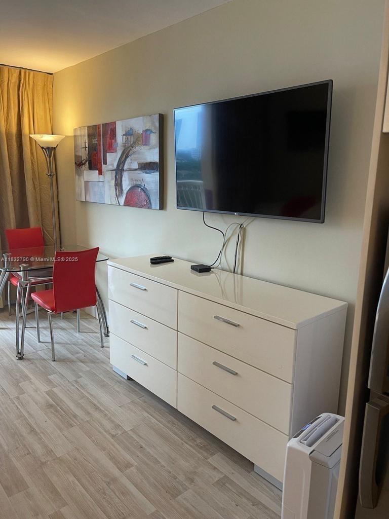 THE AVENTURA BEACH CLUB C - Residential