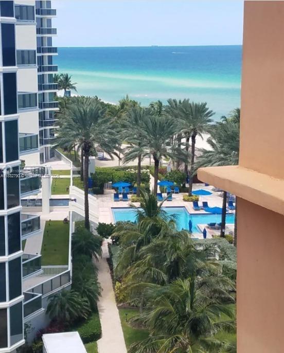 THE AVENTURA BEACH CLUB C - Residential