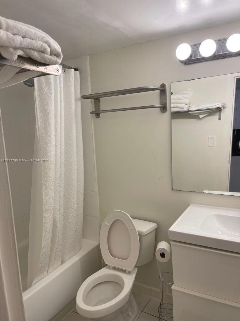 THE AVENTURA BEACH CLUB C - Residential