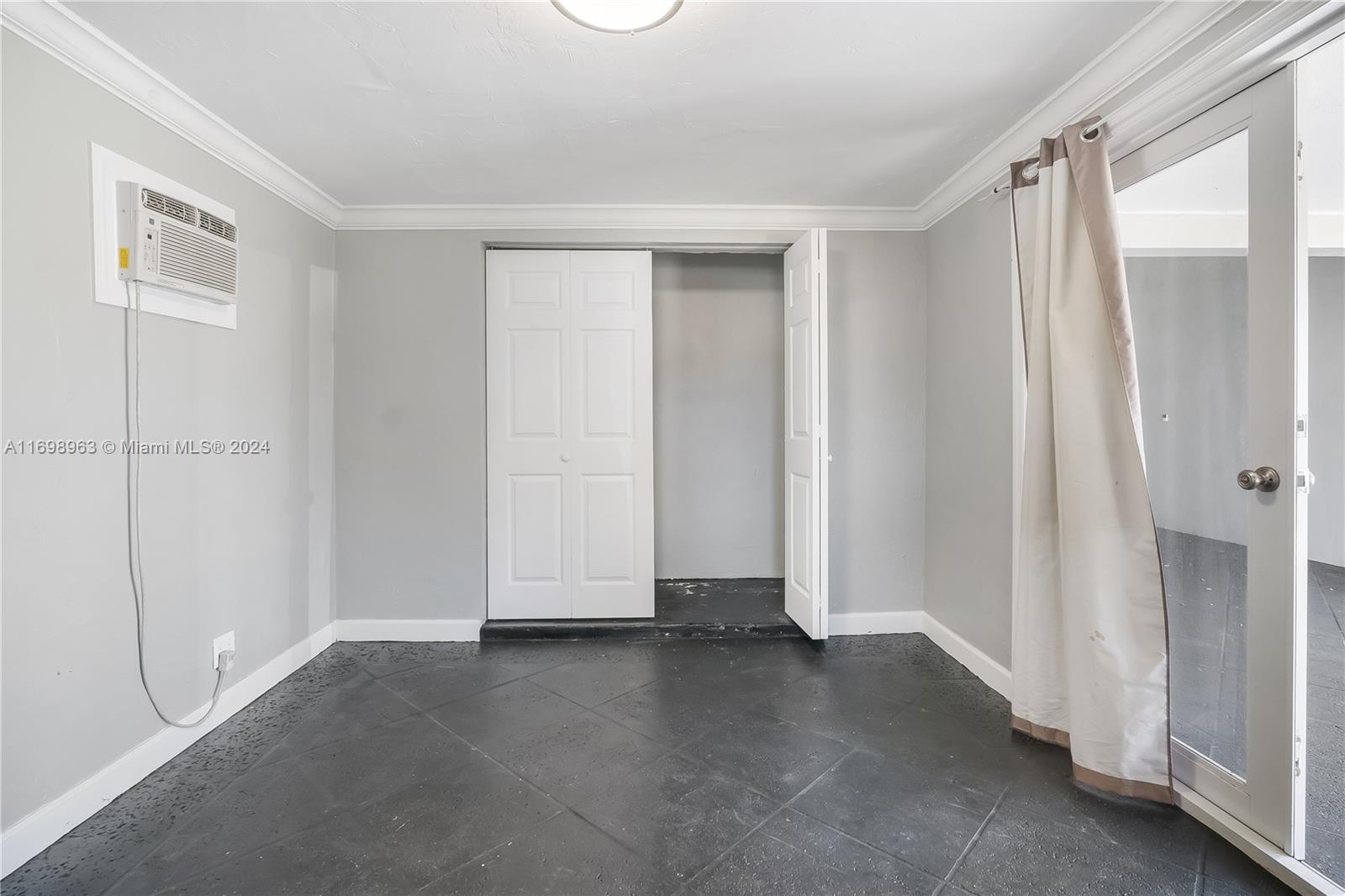 SUNFLOWER - Residential Lease