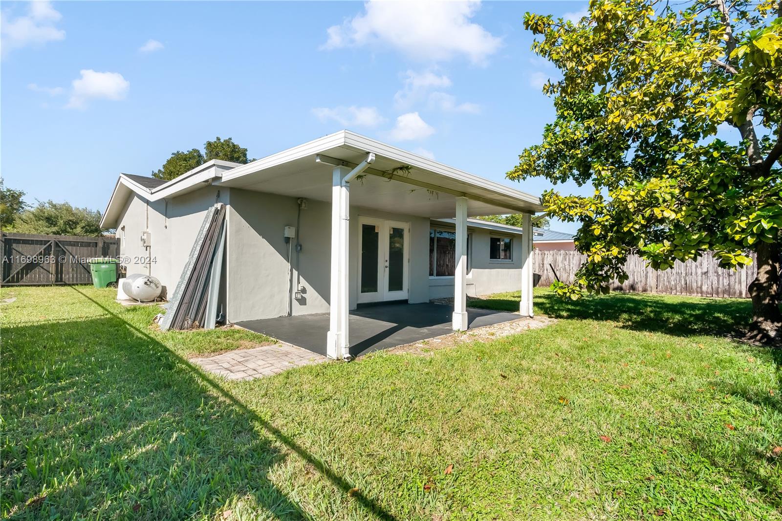 SUNFLOWER - Residential Lease