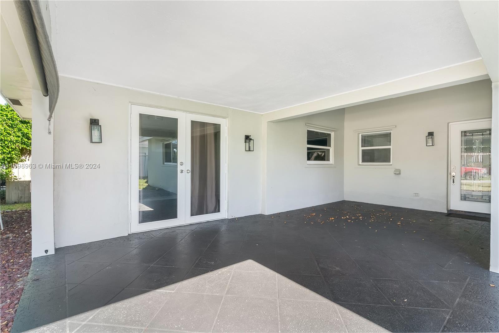 SUNFLOWER - Residential Lease