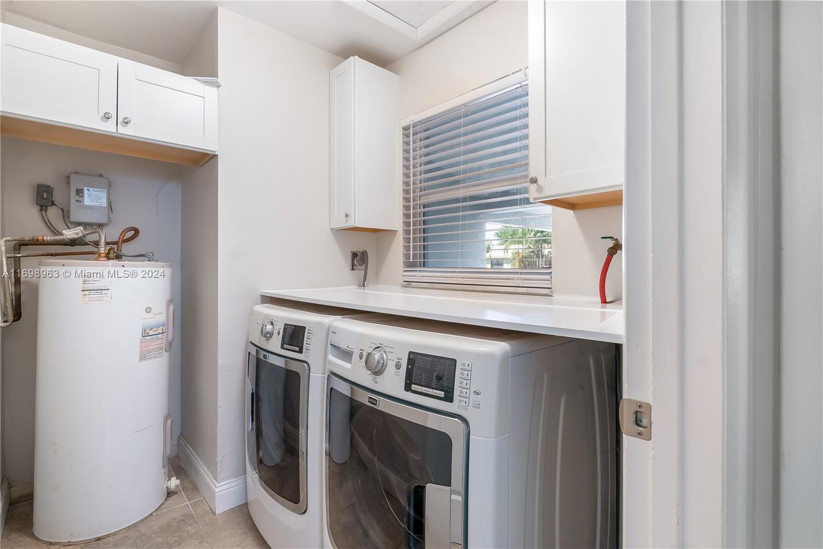 SUNFLOWER - Residential Lease