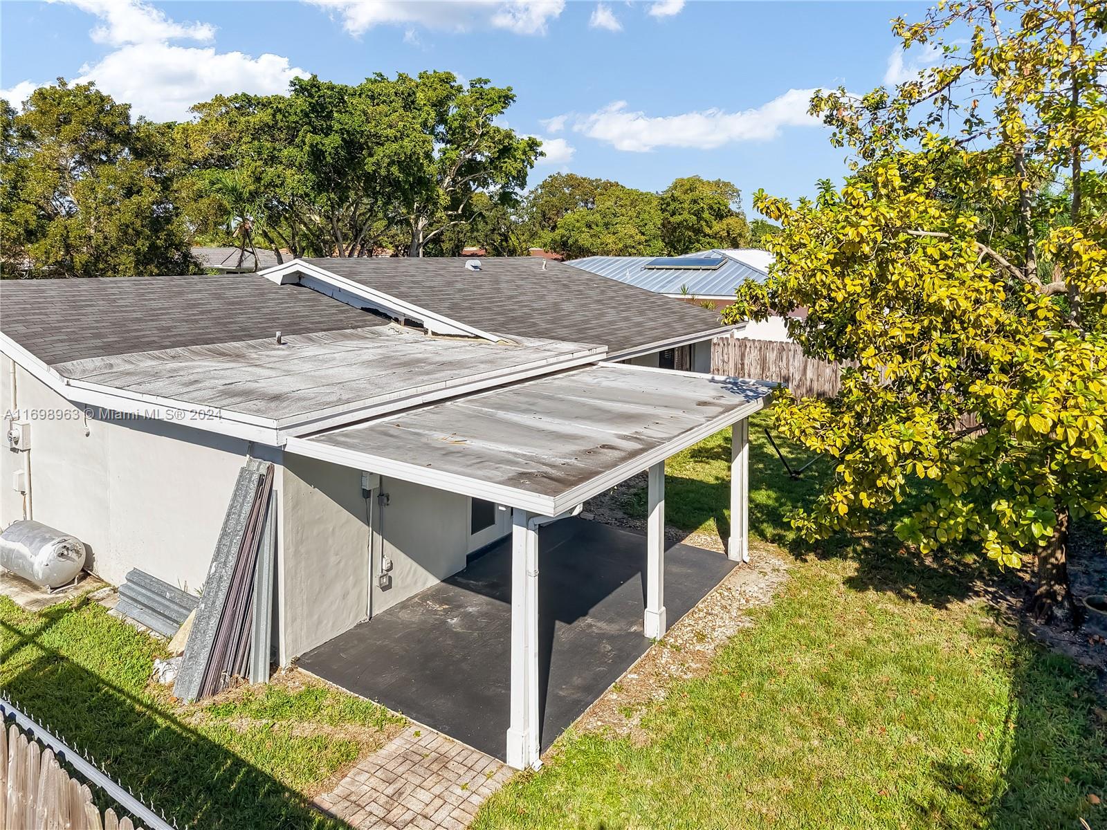 SUNFLOWER - Residential Lease