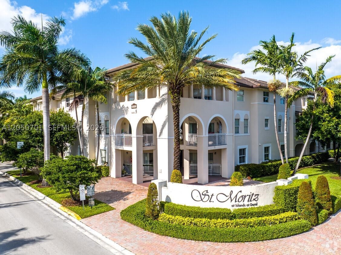 In the beautiful community of St Moritz in Doral. Spacios and cozy 2-bedroom, 2,5 bathrooms condo offer the perfect combination of comfort, warm and relaxing atmosphere, First and second floor has laminated, Kitchen comes with granite countertop, stainless -steel appliances and washer and dryer in unit. One assigned parking.