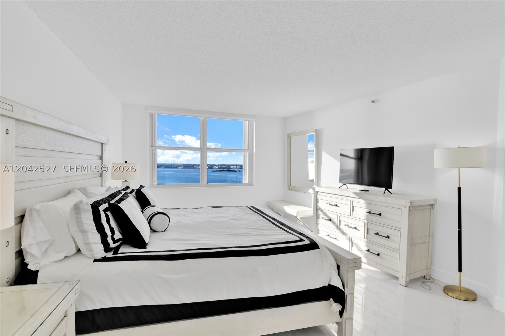 CORNICHE CONDO - Residential