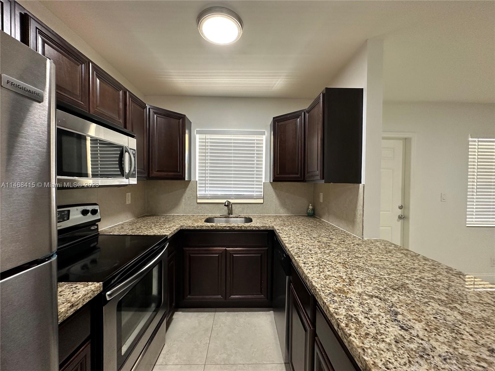HIGHLAND ESTATES - Residential Lease
