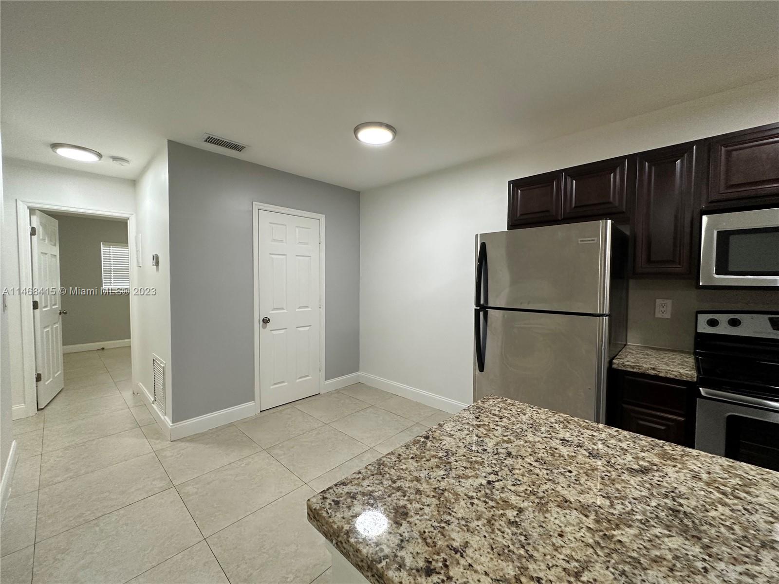 HIGHLAND ESTATES - Residential Lease