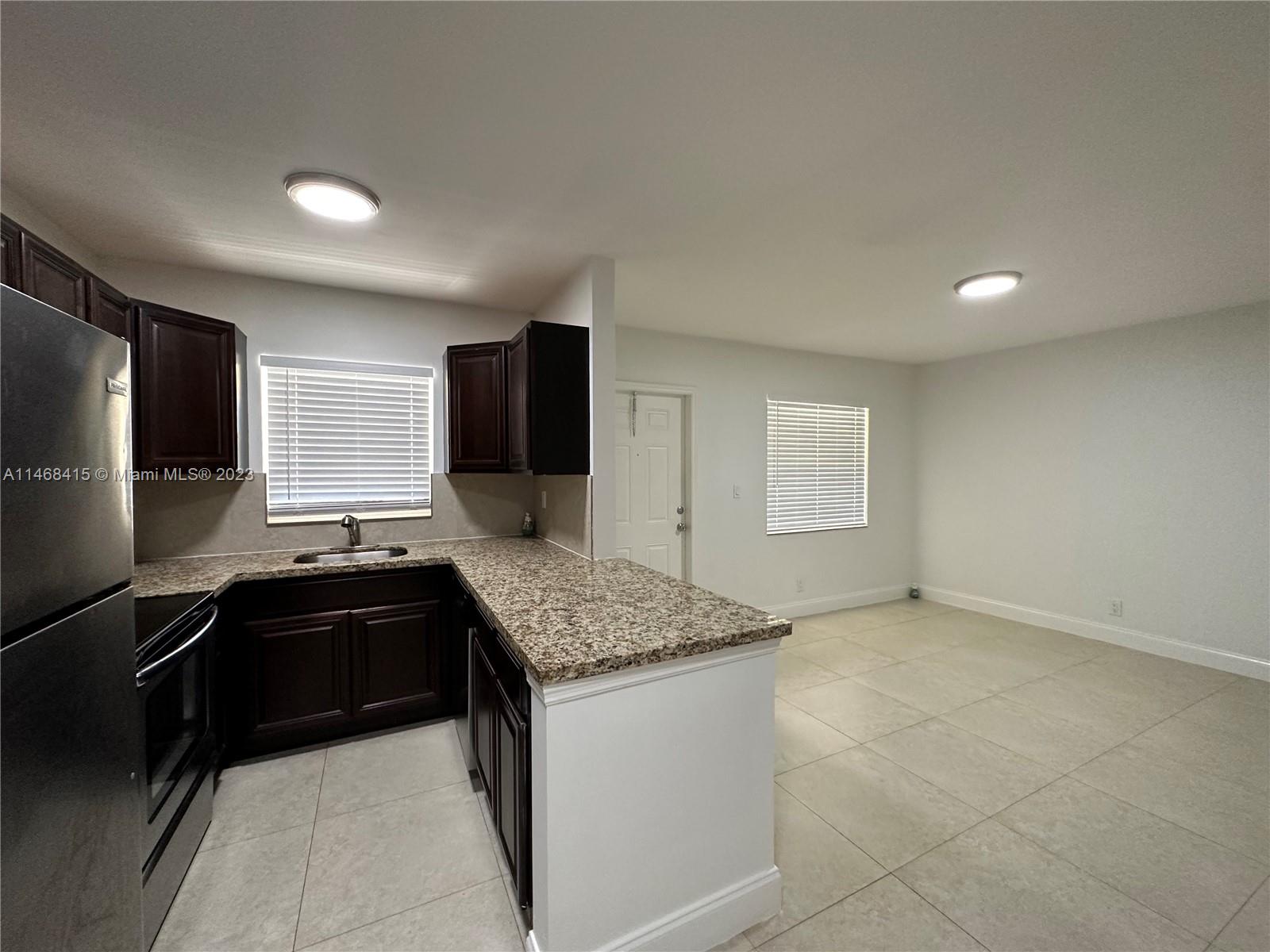 HIGHLAND ESTATES - Residential Lease