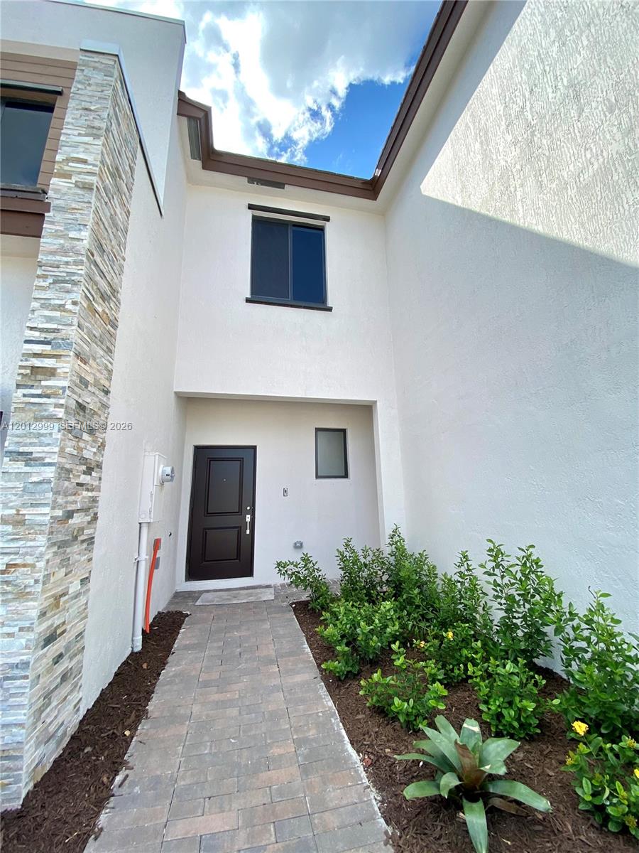 VIA VENTURA NEIGHBORHOOD - Residential