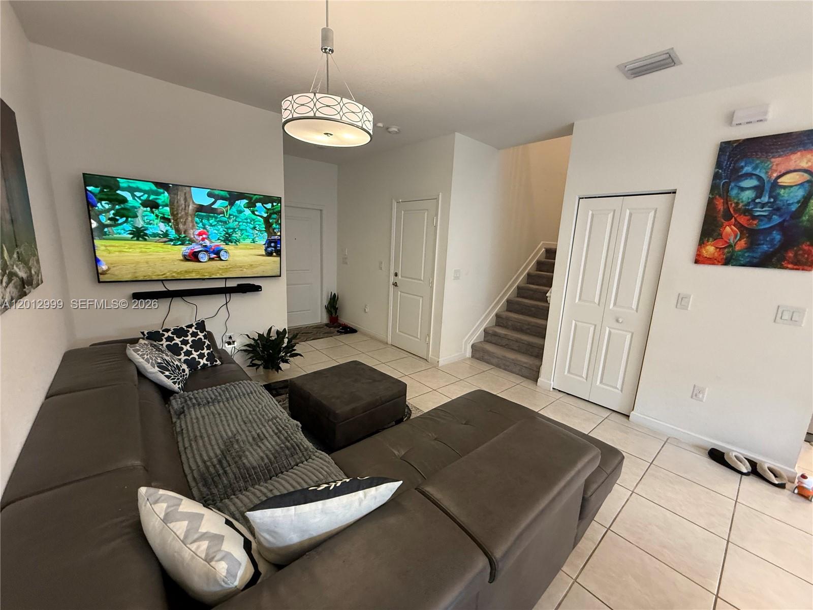 VIA VENTURA NEIGHBORHOOD - Residential