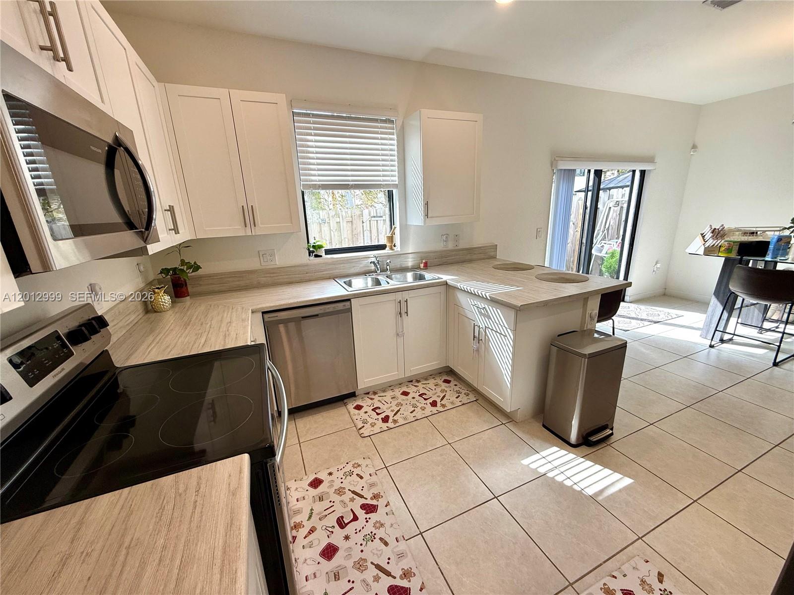 VIA VENTURA NEIGHBORHOOD - Residential