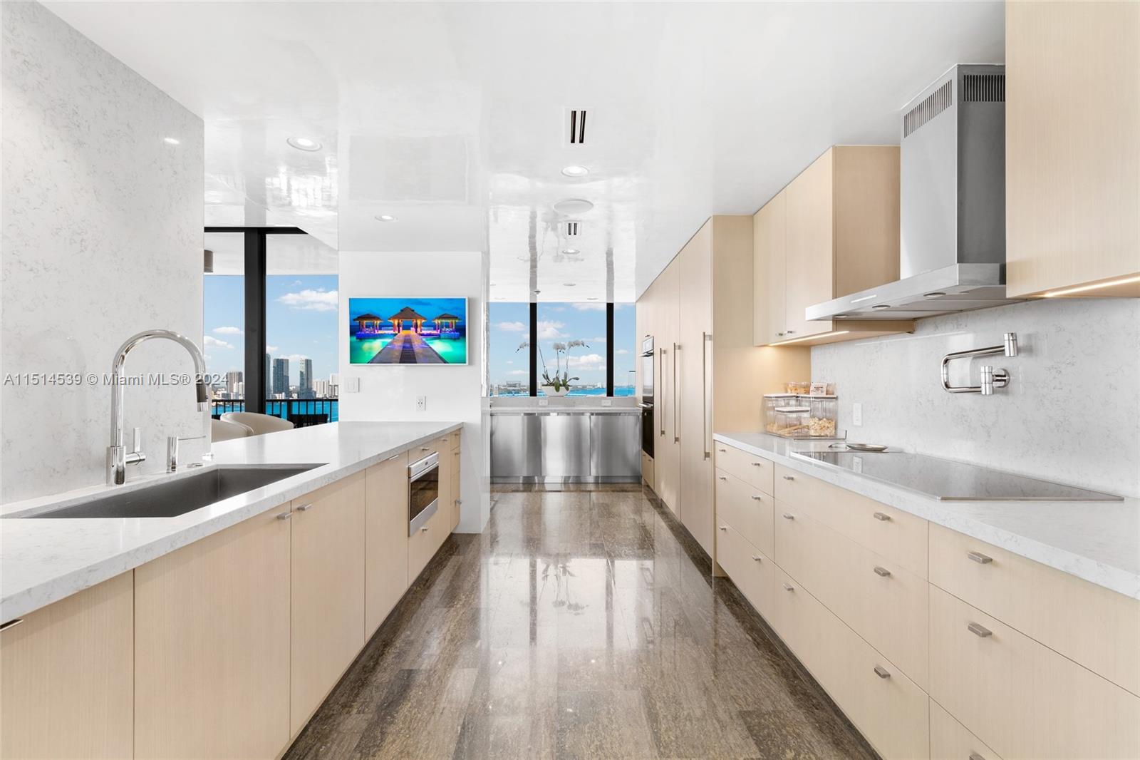 ONE THOUSAND VENETIAN WAY - Residential