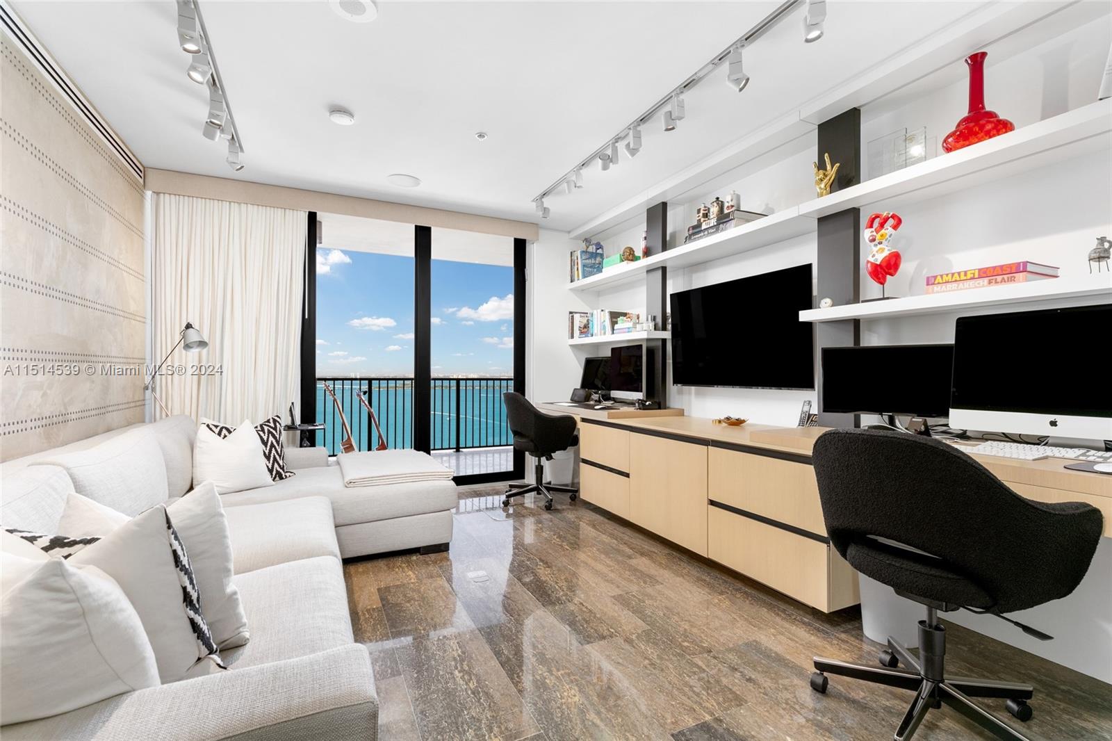 ONE THOUSAND VENETIAN WAY - Residential