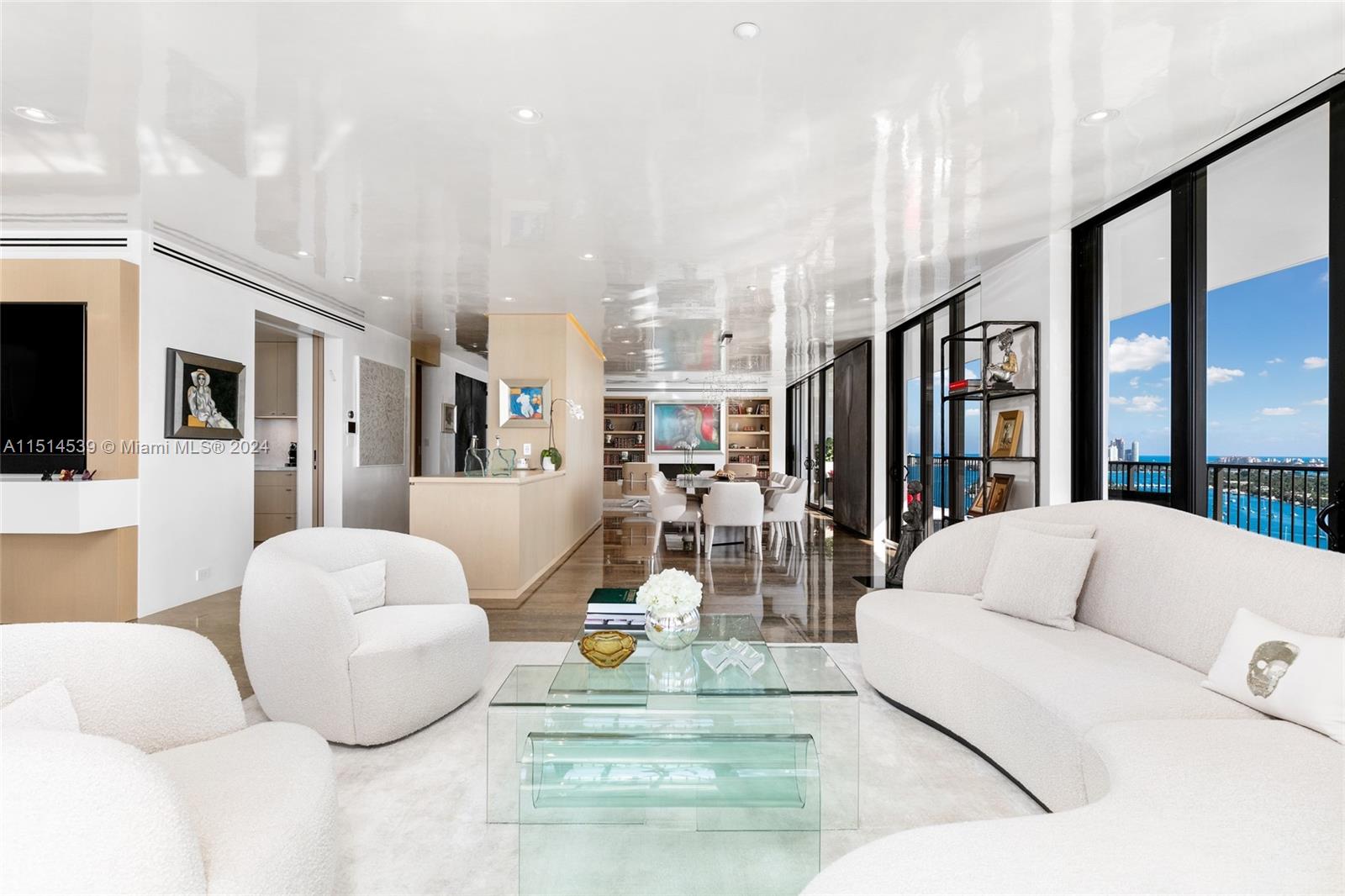 ONE THOUSAND VENETIAN WAY - Residential