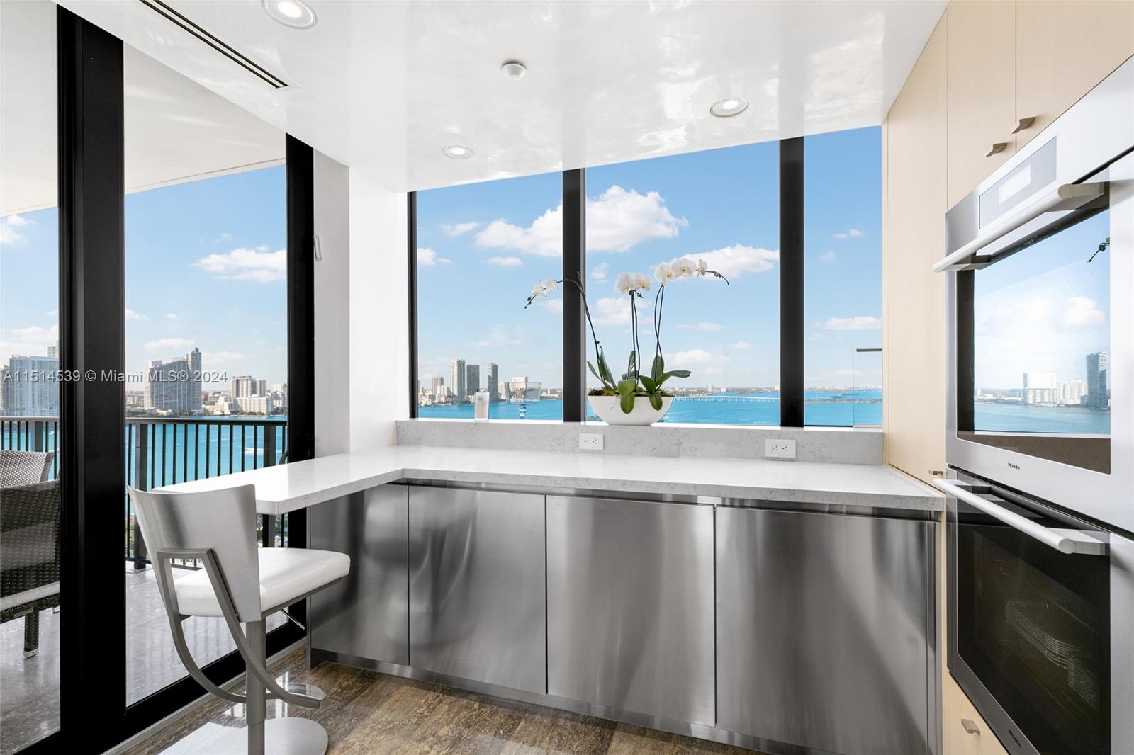 ONE THOUSAND VENETIAN WAY - Residential
