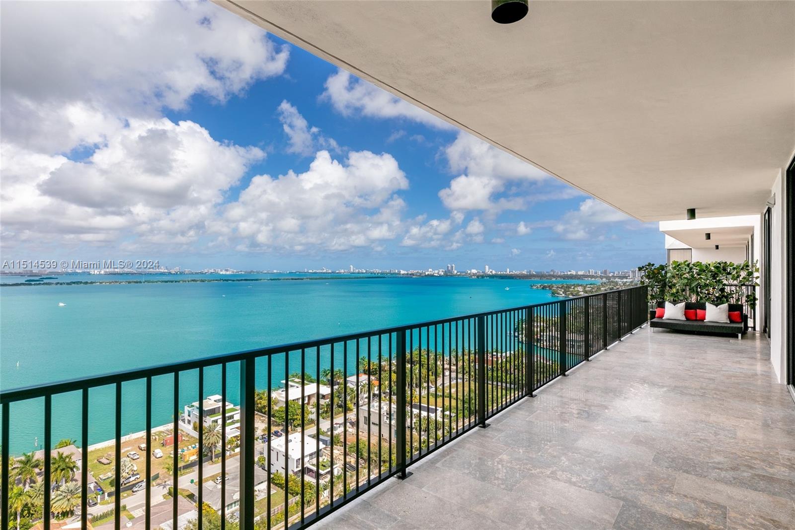 ONE THOUSAND VENETIAN WAY - Residential