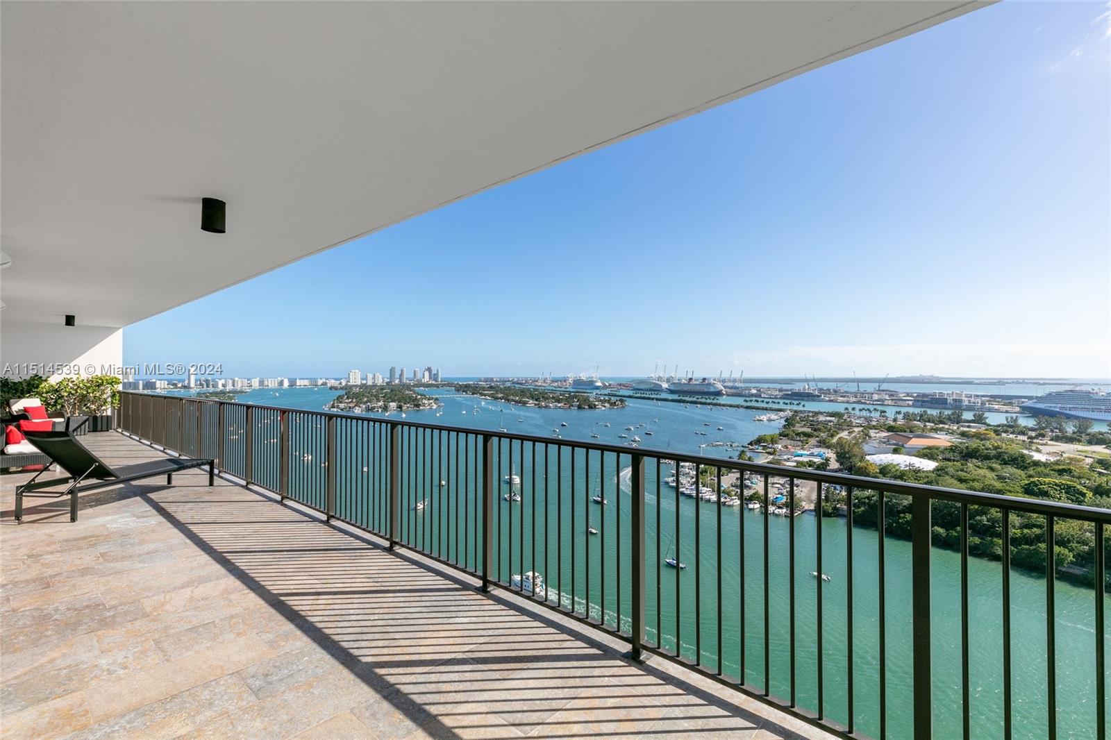 ONE THOUSAND VENETIAN WAY - Residential