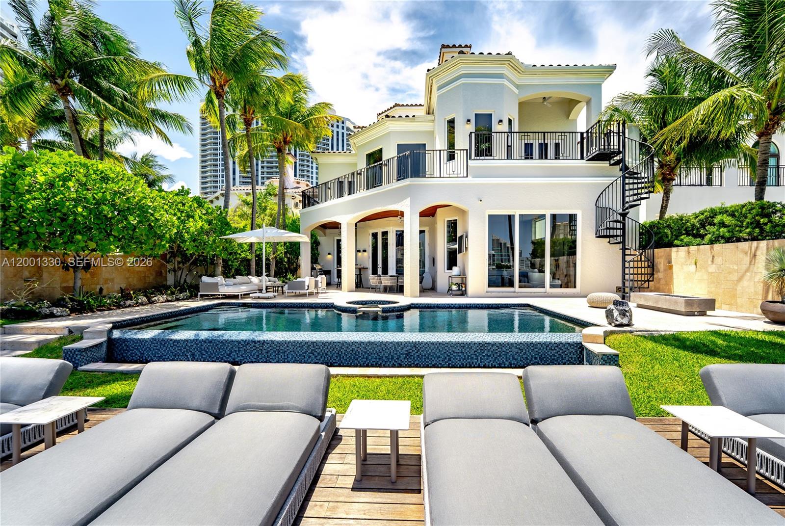 ISLAND ESTATES - Residential