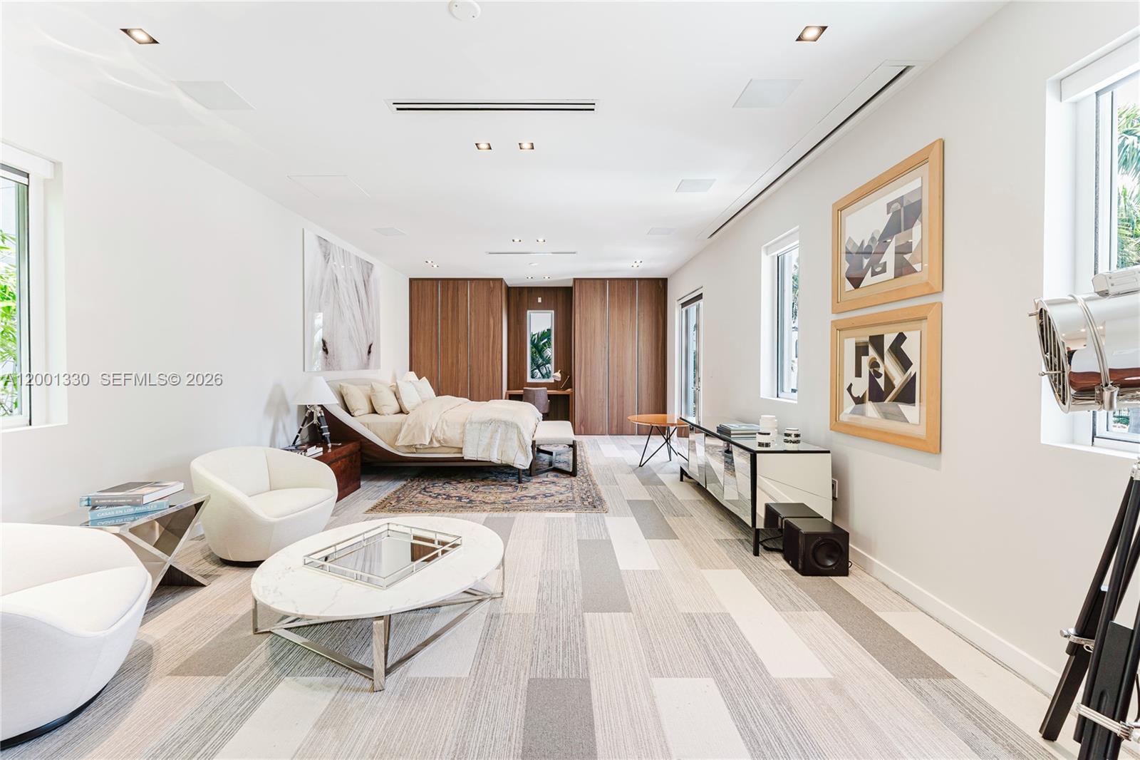 ISLAND ESTATES - Residential