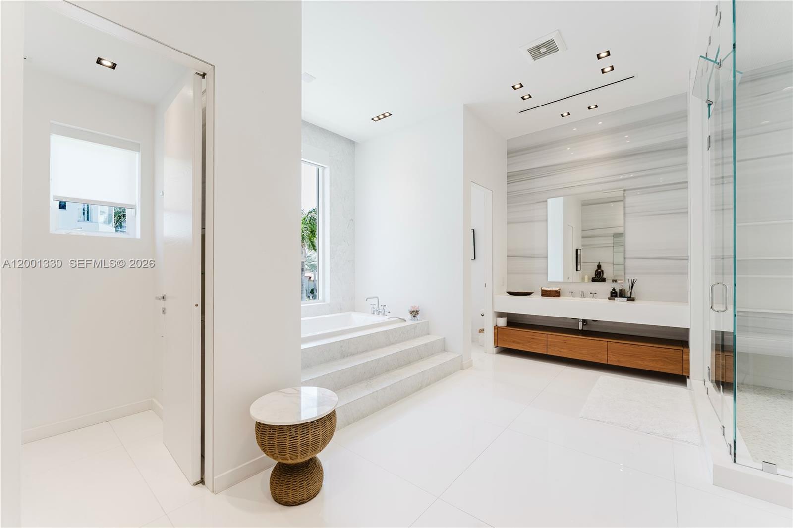 ISLAND ESTATES - Residential