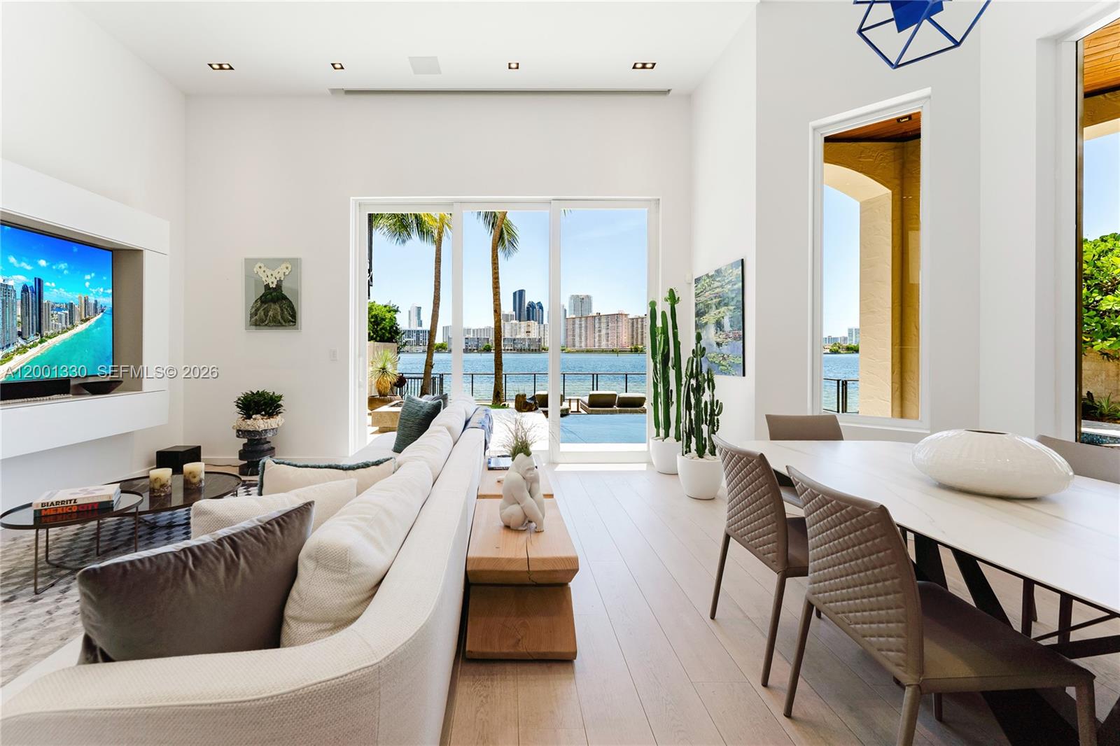ISLAND ESTATES - Residential