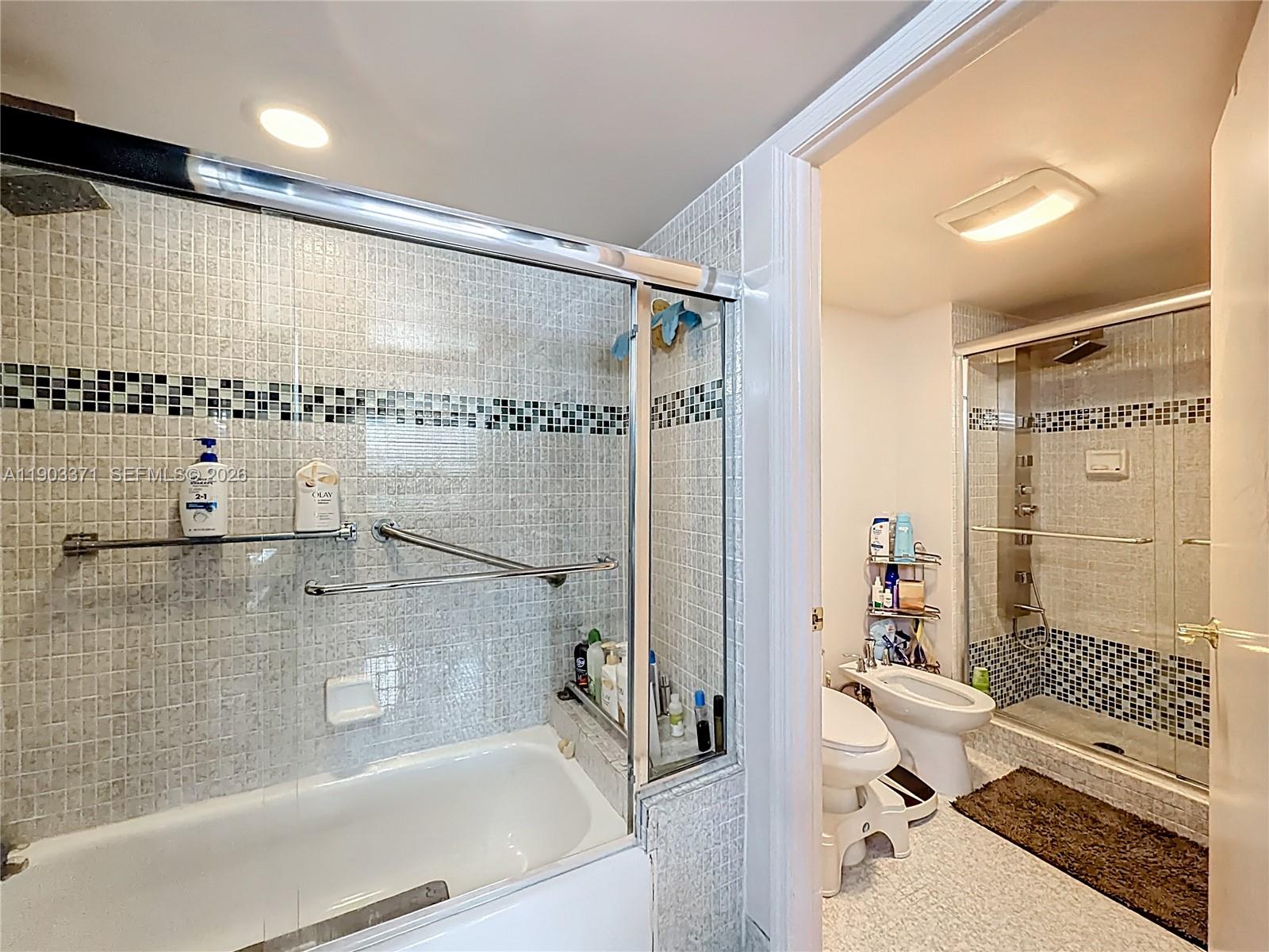 WINSTON TOWERS 600 CONDO - Residential