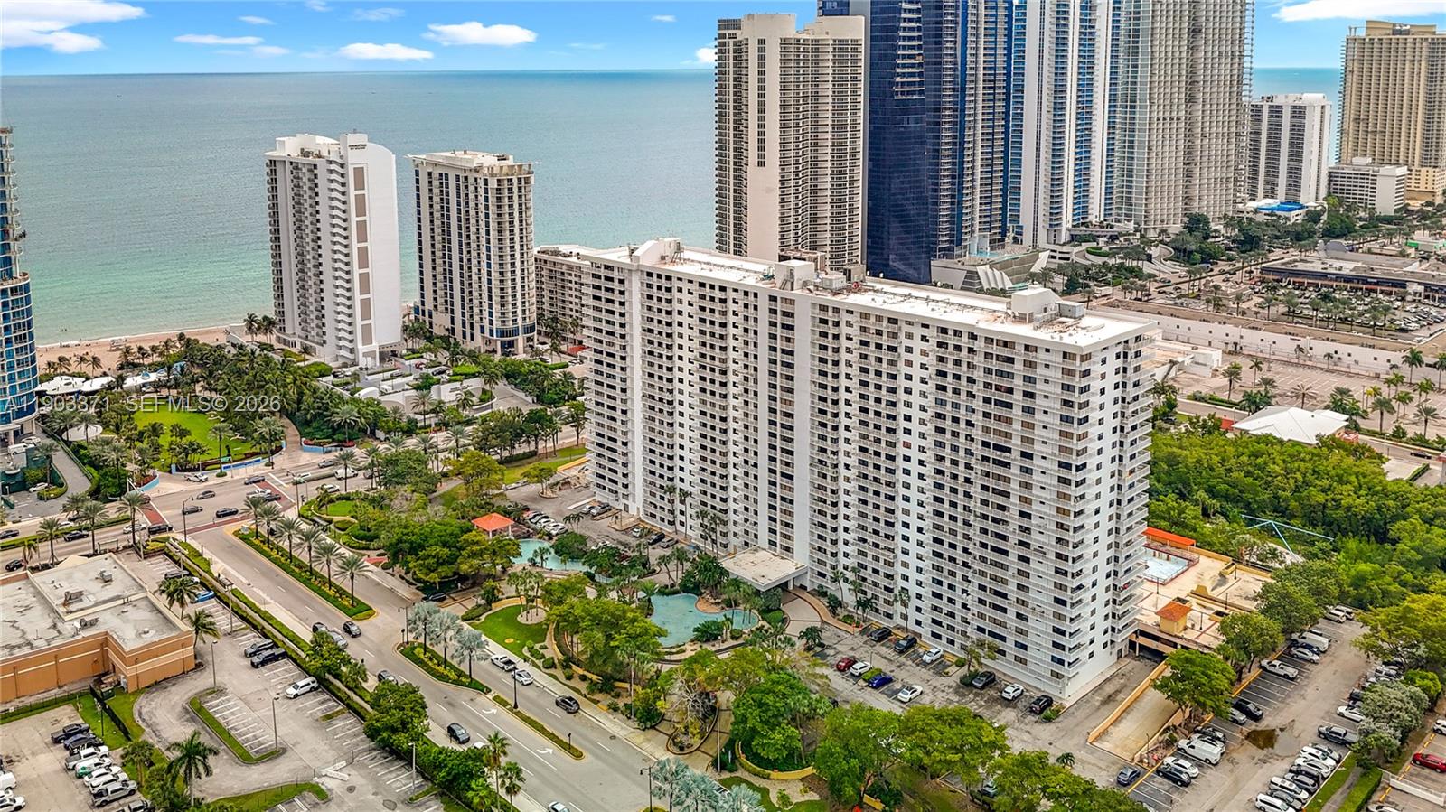 WINSTON TOWERS 600 CONDO - Residential