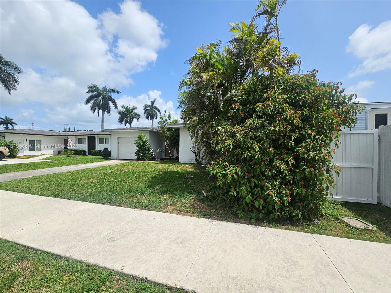 DOWNER PALMS DIV NO 1 - Residential