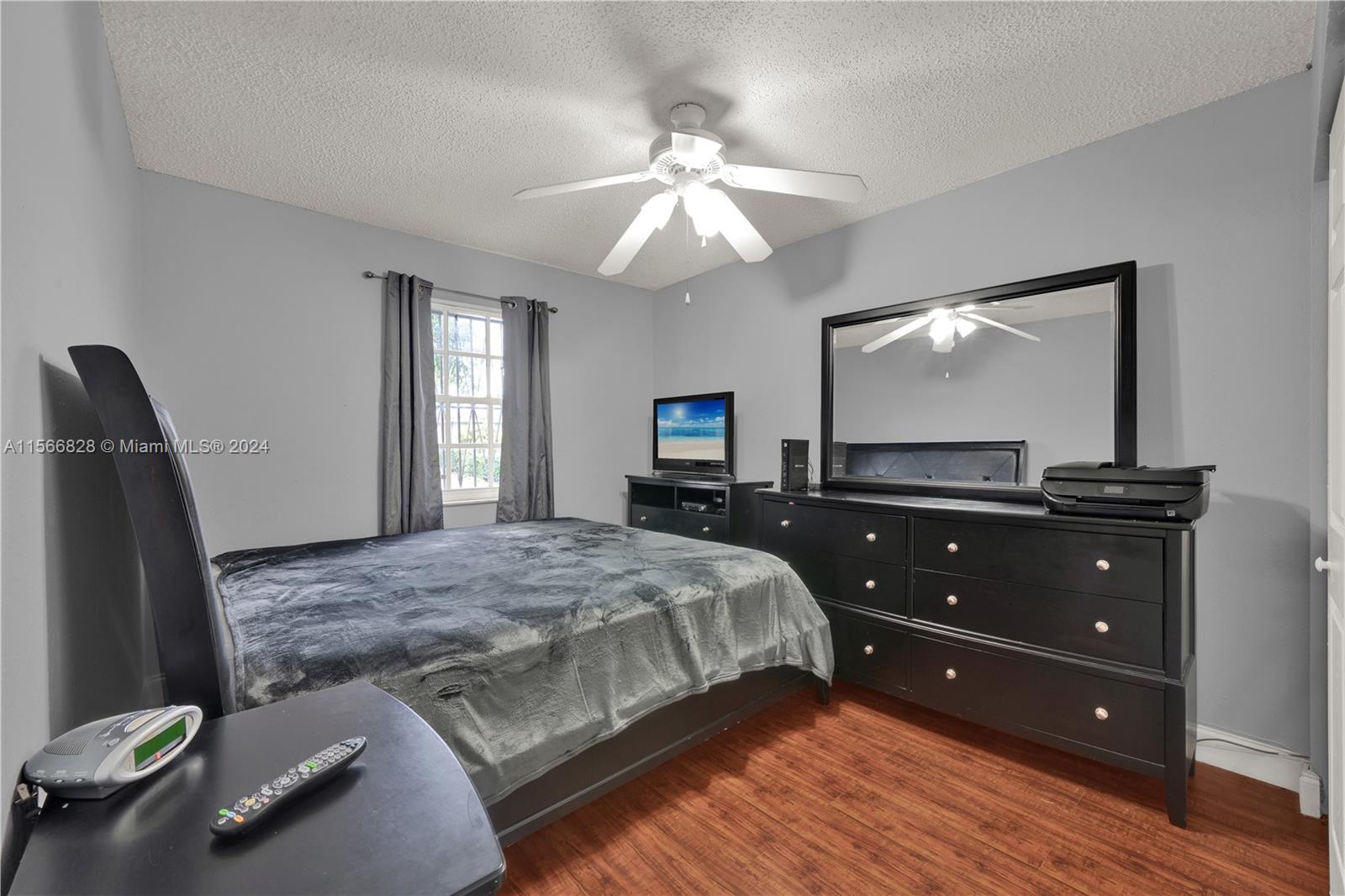 SEA GRAPE TOWN HOMES - Residential