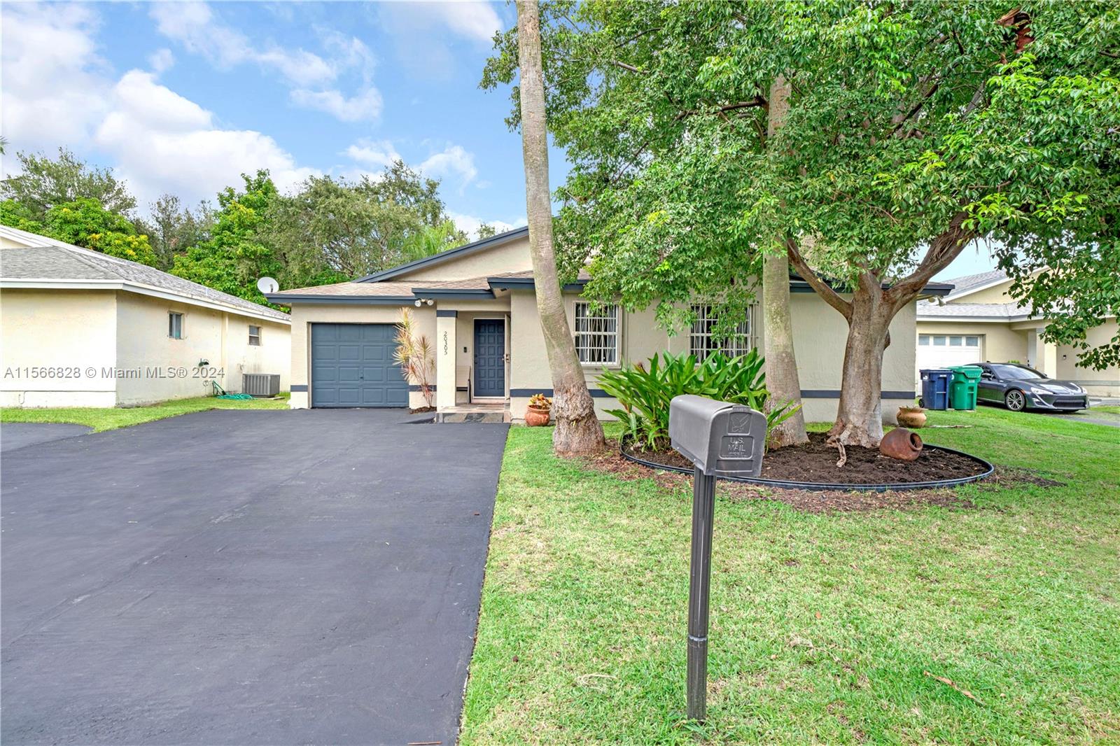 SEA GRAPE TOWN HOMES - Residential