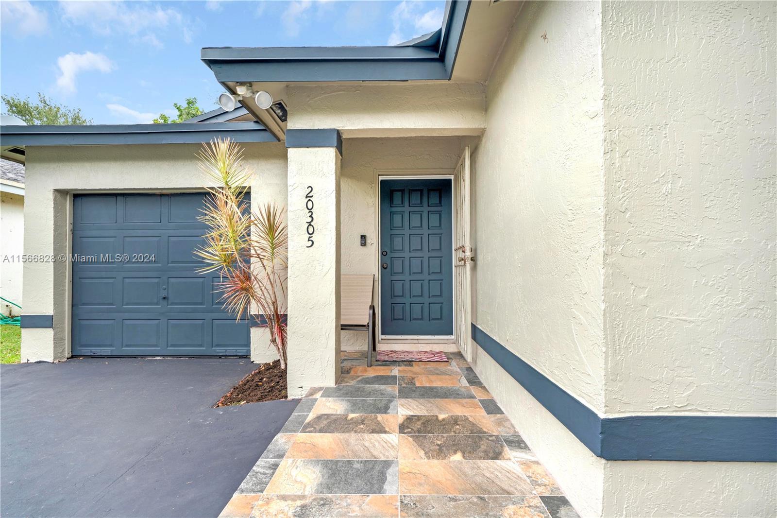 SEA GRAPE TOWN HOMES - Residential
