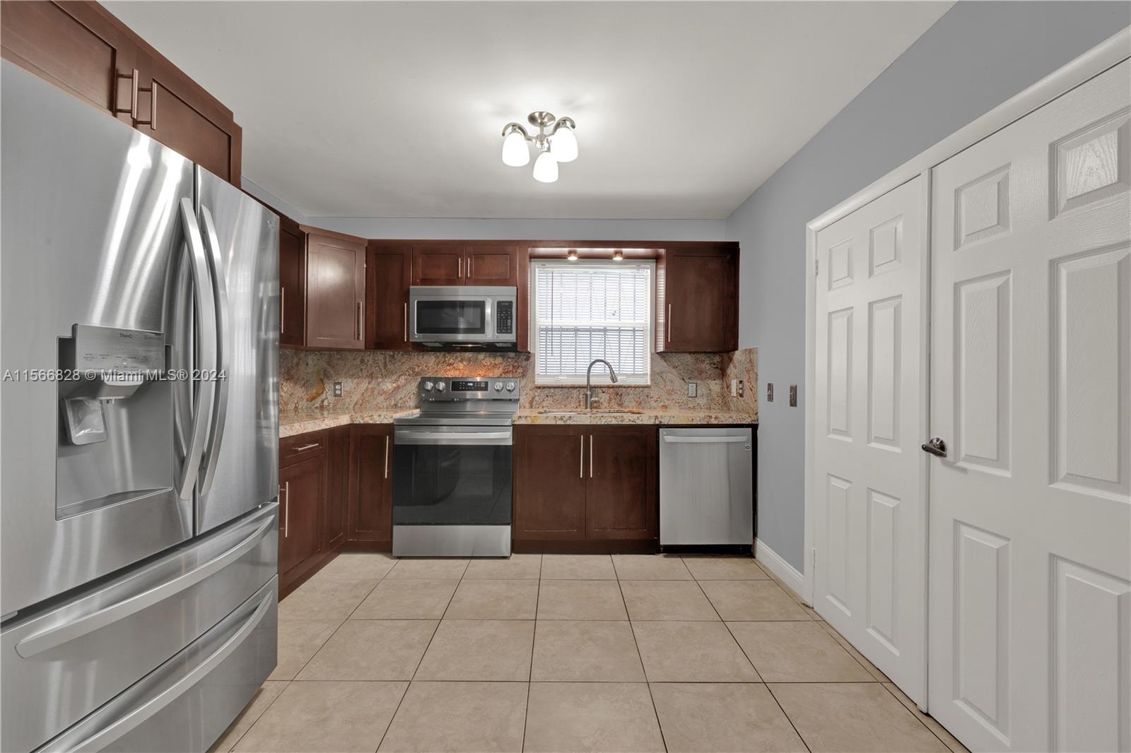 SEA GRAPE TOWN HOMES - Residential