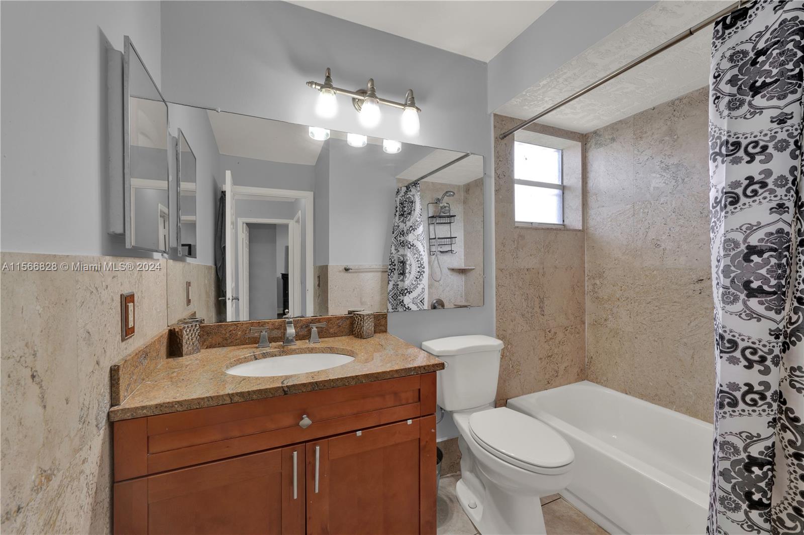 SEA GRAPE TOWN HOMES - Residential