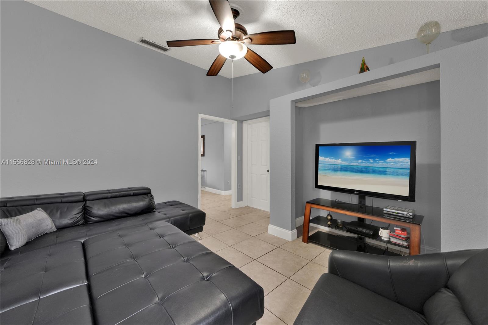 SEA GRAPE TOWN HOMES - Residential