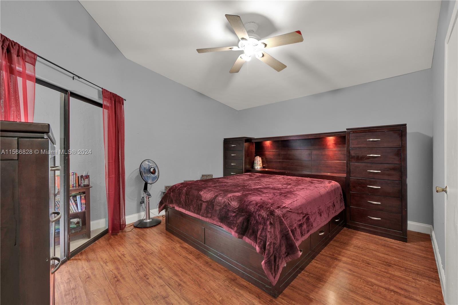 SEA GRAPE TOWN HOMES - Residential