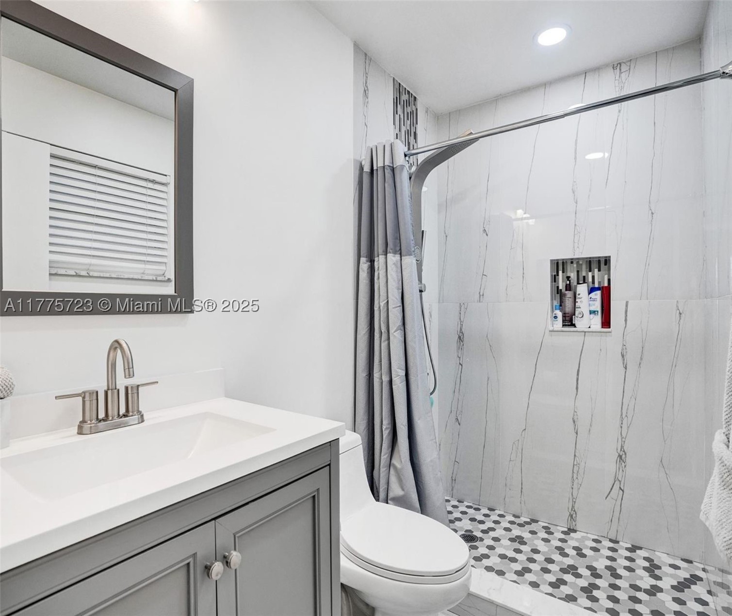 DANIA HIGHLANDS - Residential