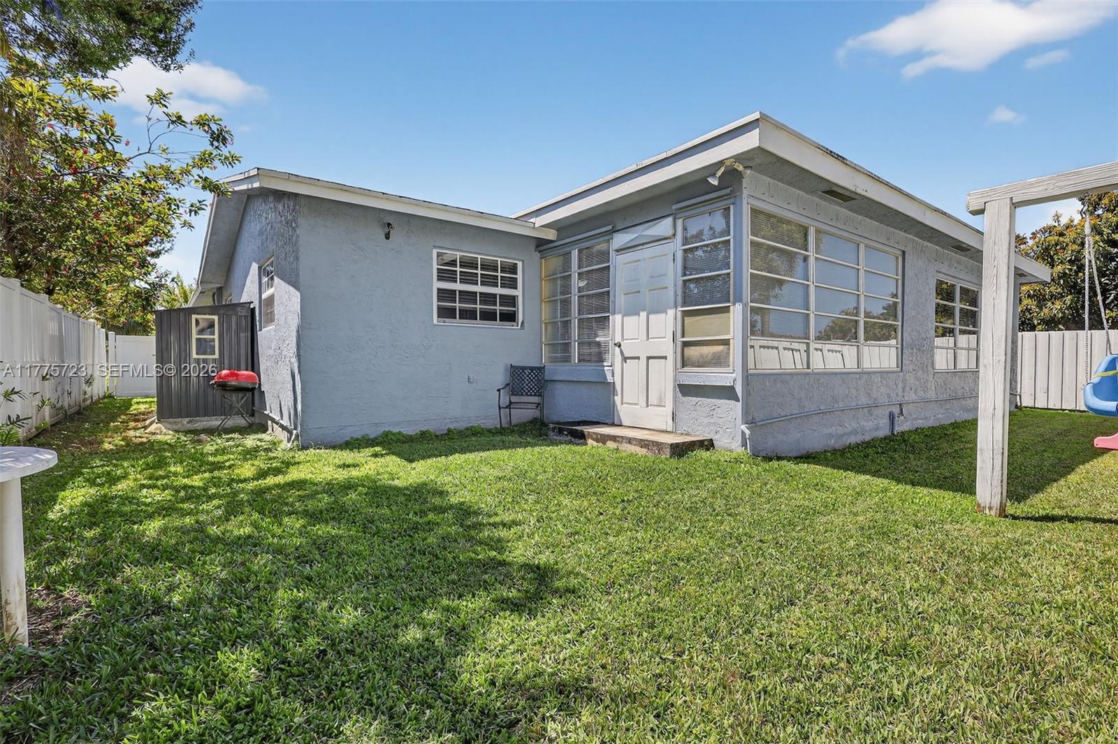 DANIA HIGHLANDS - Residential