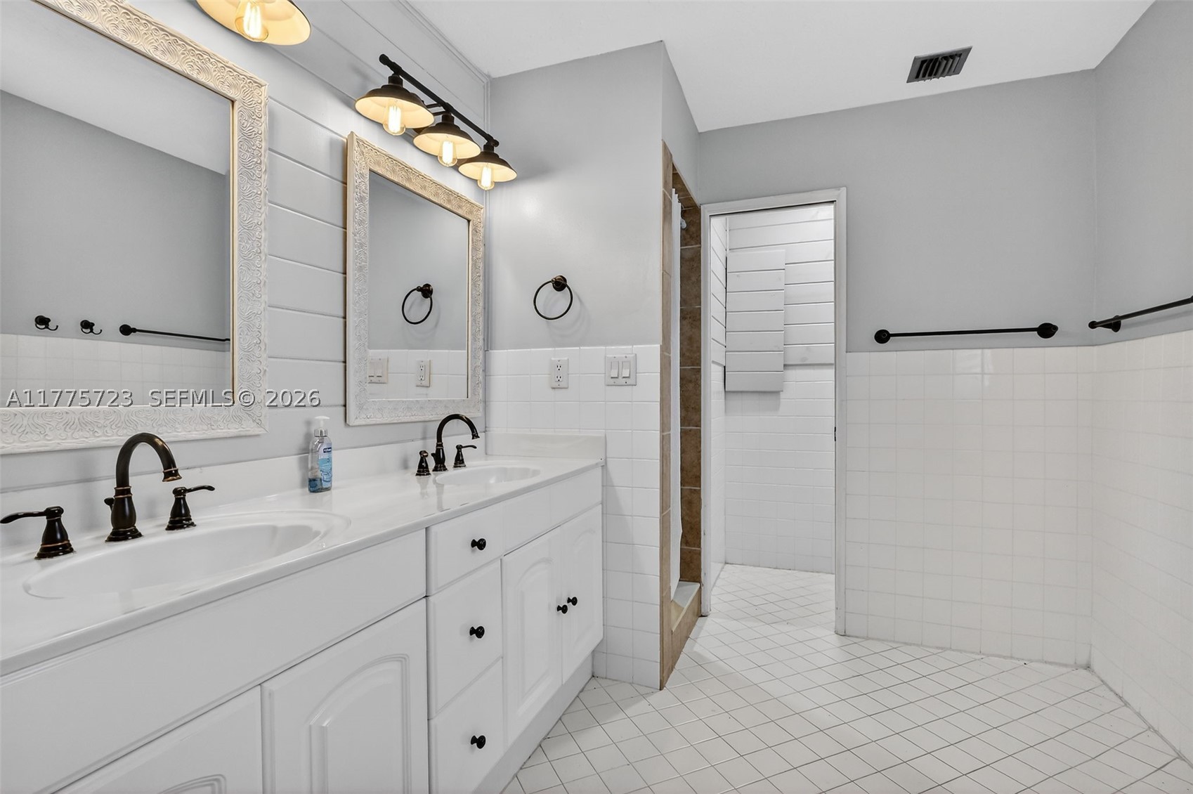 DANIA HIGHLANDS - Residential