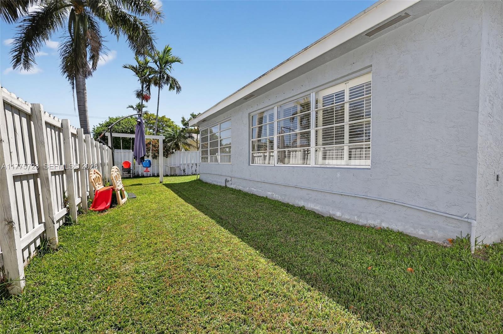 DANIA HIGHLANDS - Residential