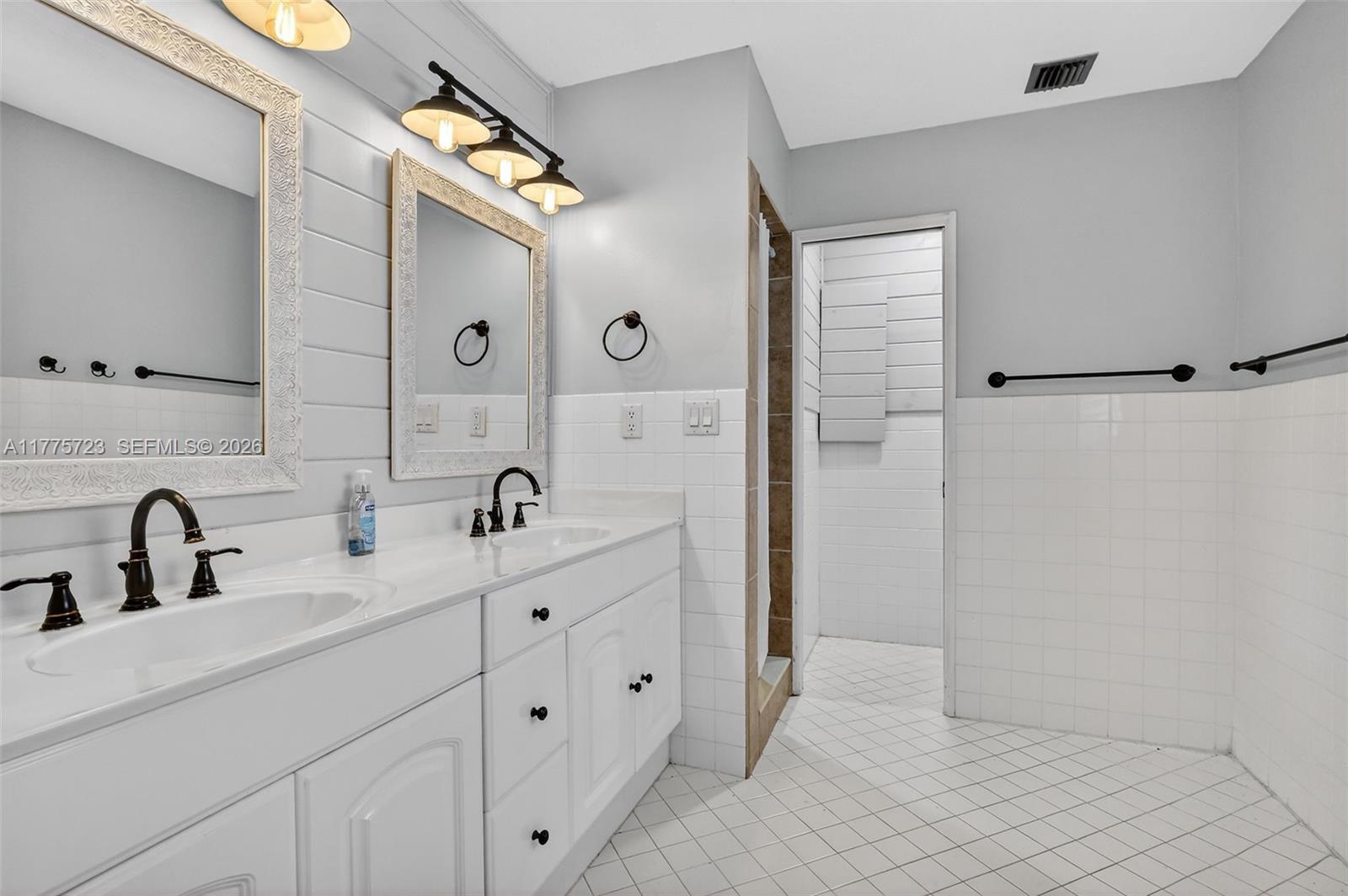 DANIA HIGHLANDS - Residential