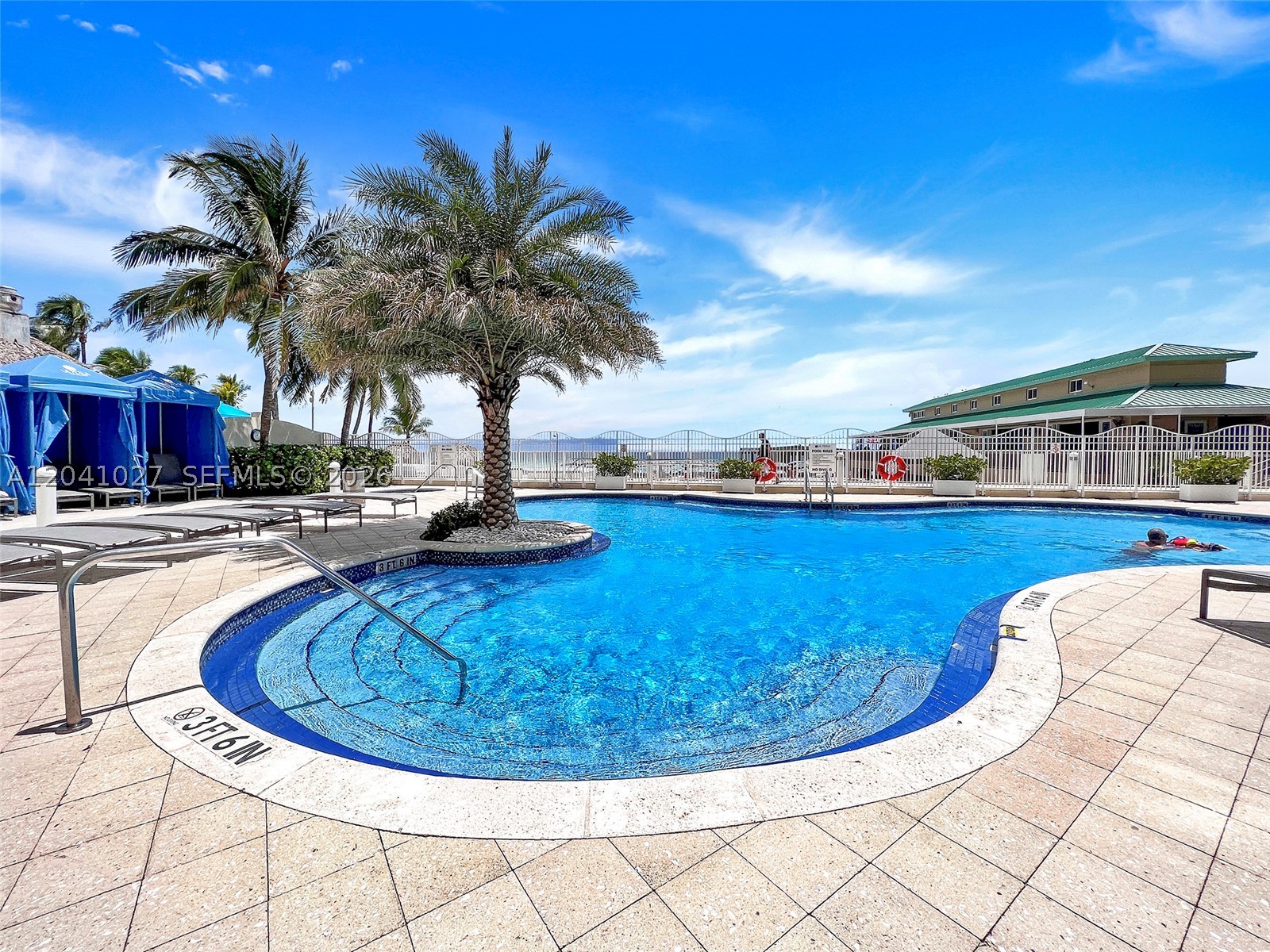 LA PERLA CONDO - Residential