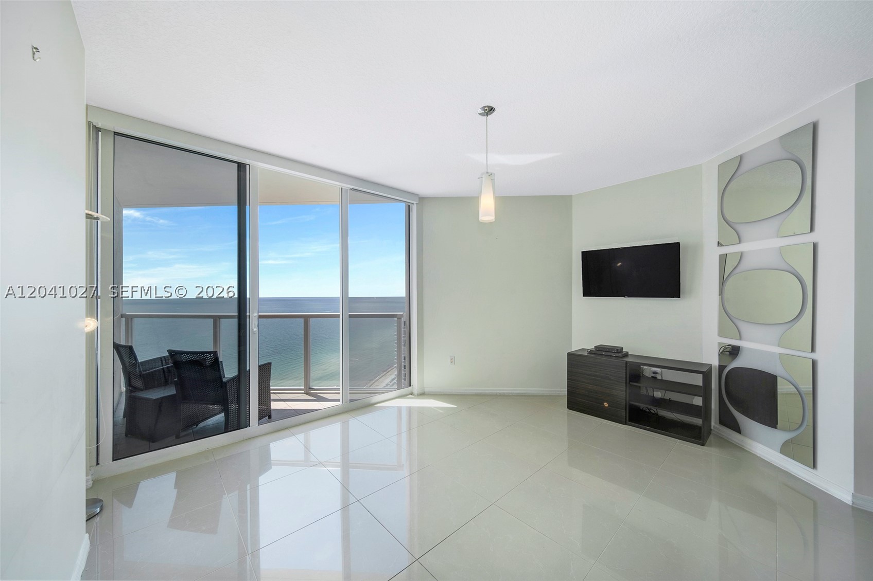 LA PERLA CONDO - Residential