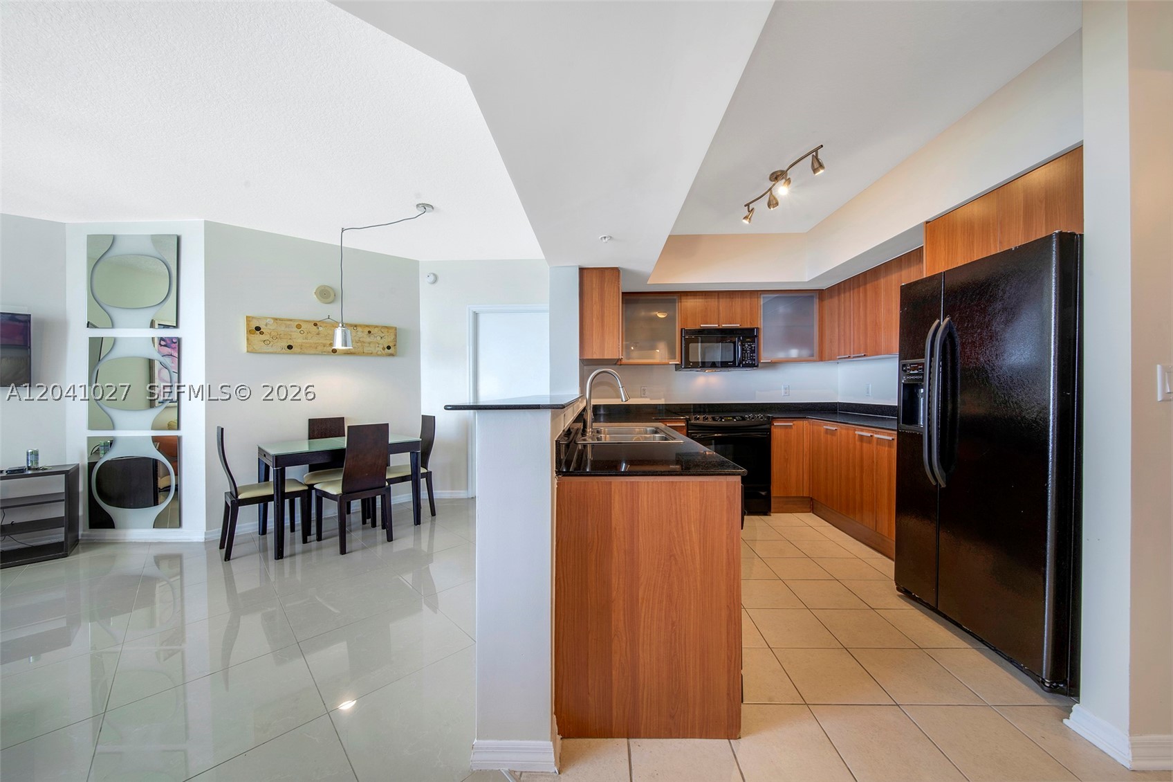 LA PERLA CONDO - Residential