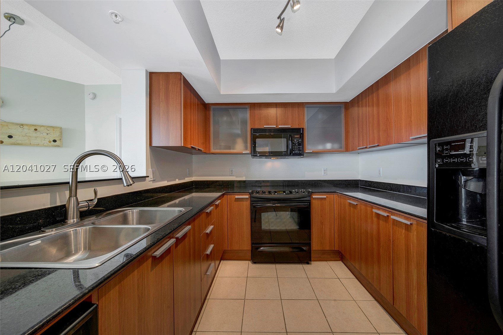 LA PERLA CONDO - Residential